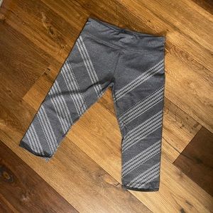 Crop Lorna Jane grey silver leggings-M